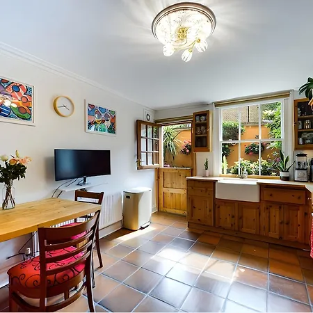 The Clapham Apartment With Private Patio Londra Esterno foto